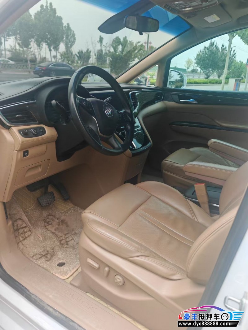 19年别克GL8轿车抵押车出售