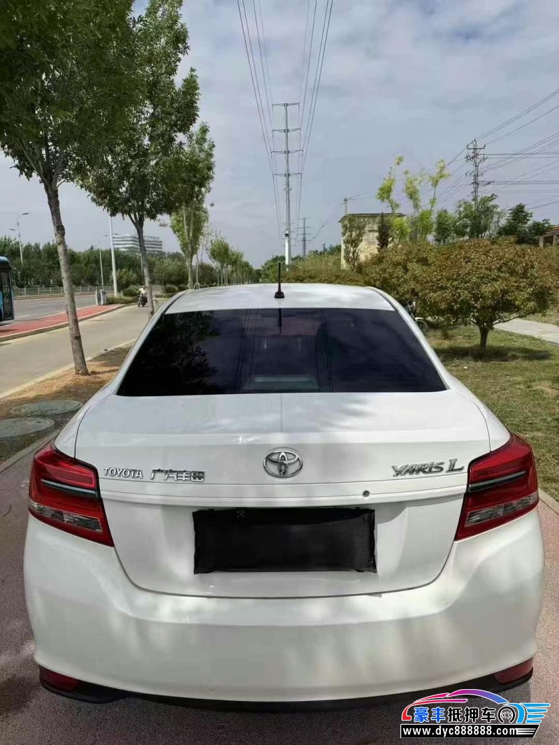 17年丰田致享轿车抵押车出售