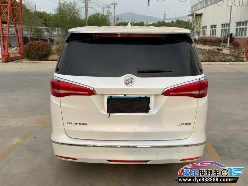 17年别克GL8轿车抵押车出售