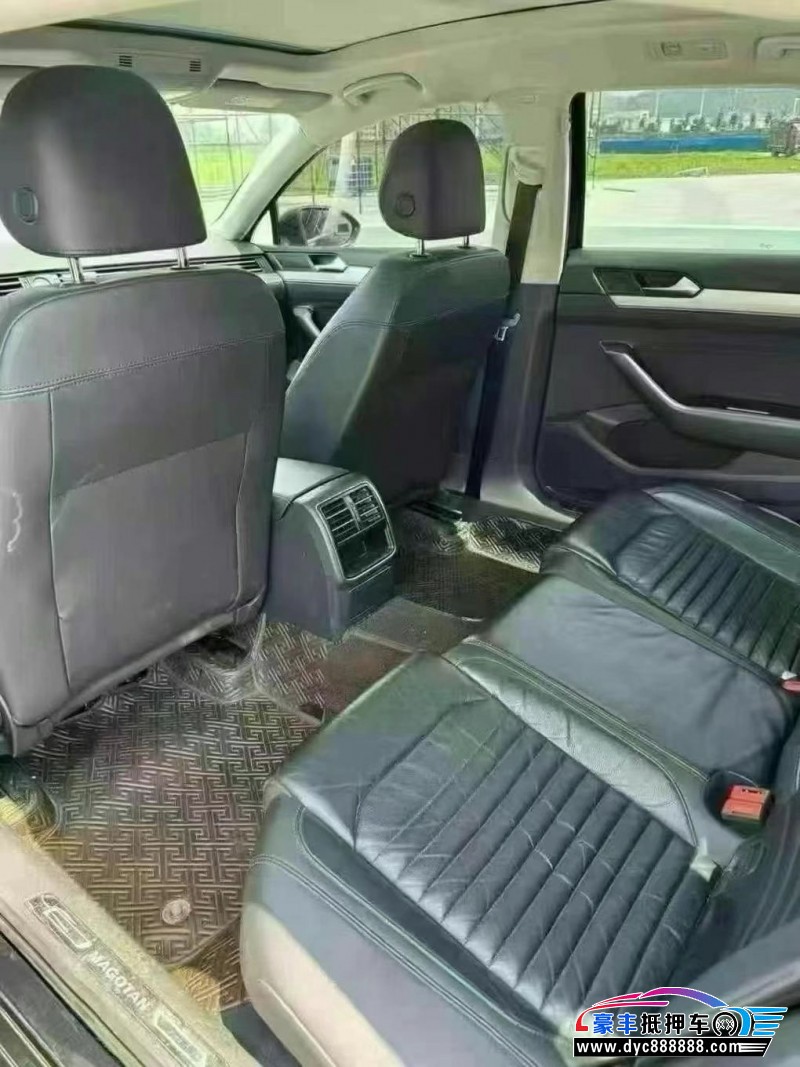 18年大众迈腾轿车抵押车出售