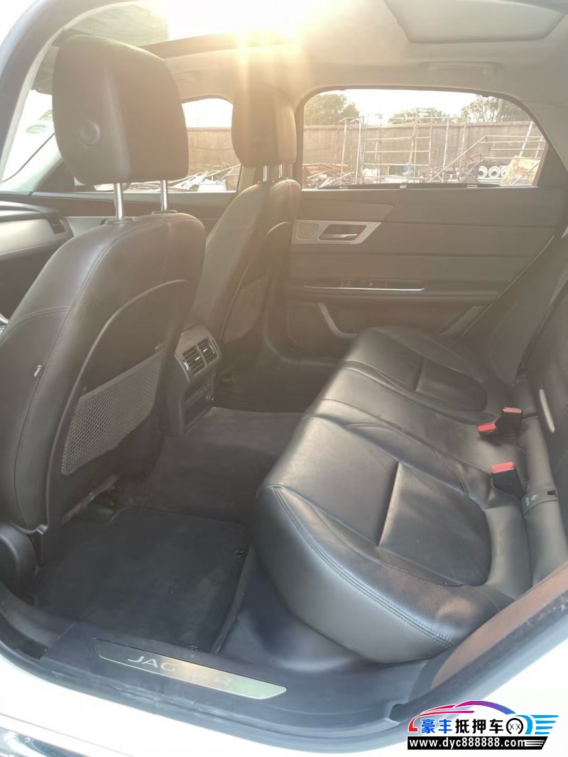 17年捷豹XFL轿车抵押车出售