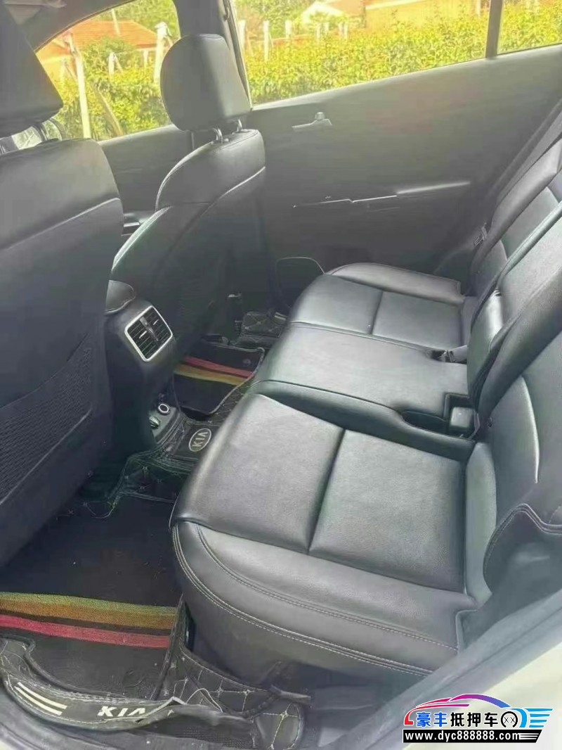 16年起亚KX5轿车抵押车出售