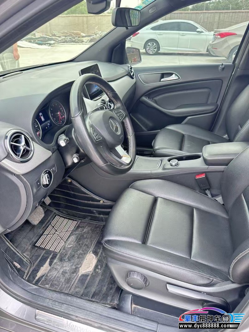 19年奔驰B轿车抵押车出售