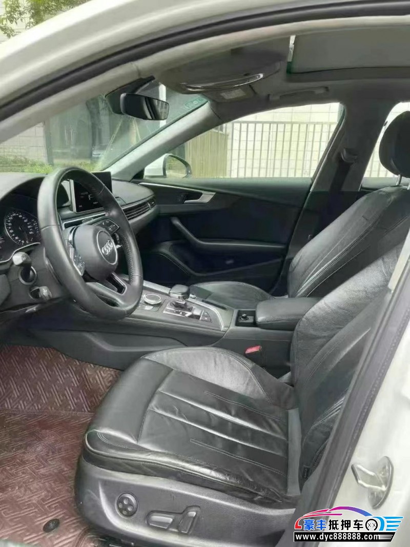 17年奥迪A4L轿车抵押车出售