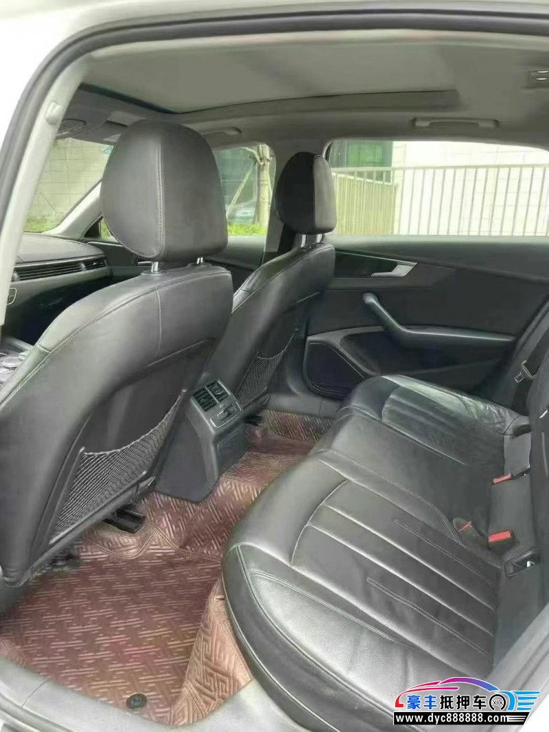 17年奥迪A4L轿车抵押车出售