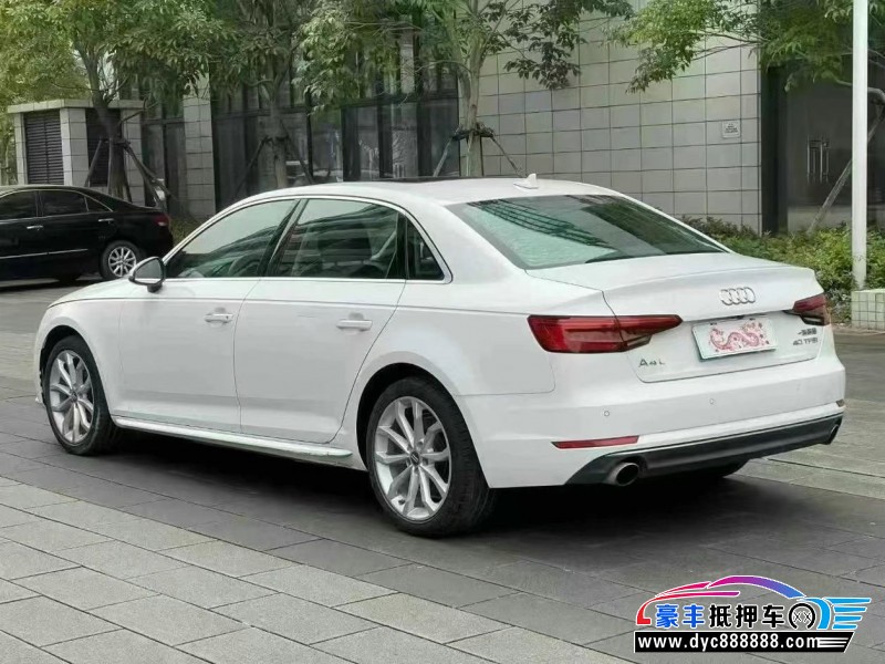 17年奥迪A4L轿车抵押车出售