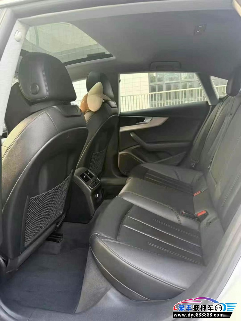 19年奥迪A5轿车抵押车出售