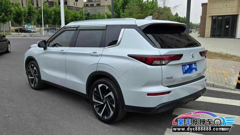 23年三菱欧蓝德轿车抵押车出售