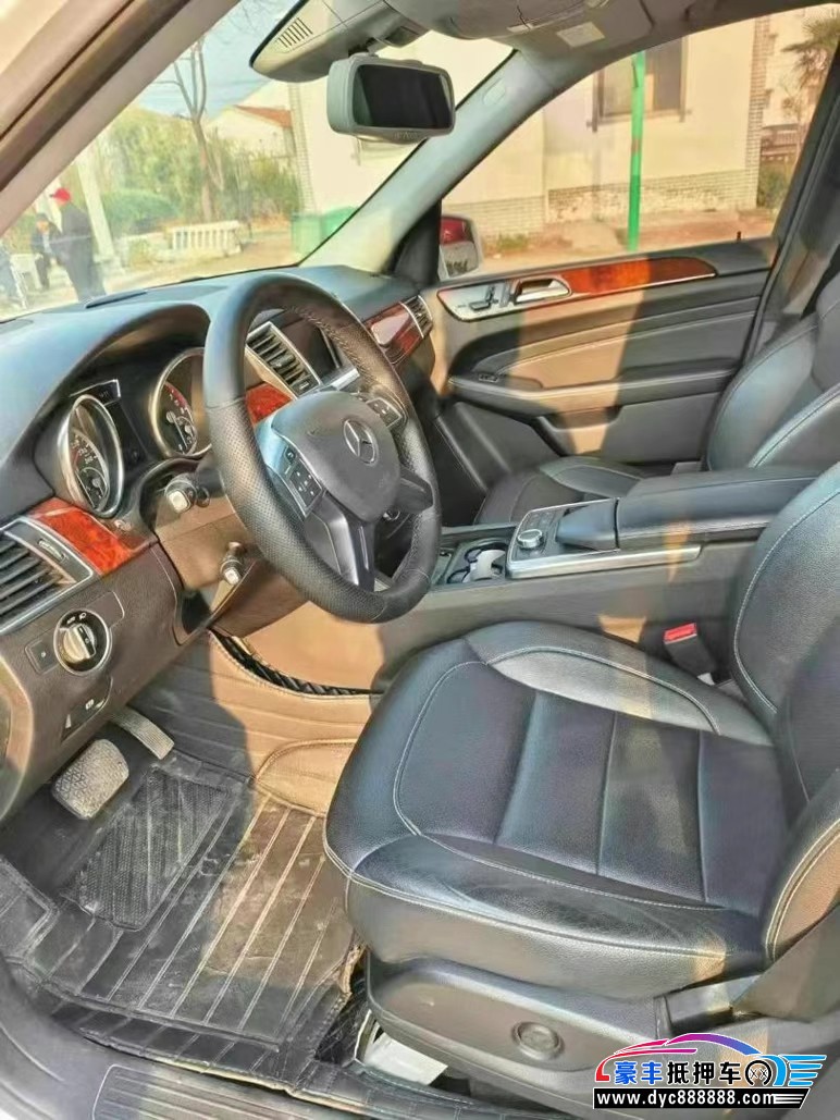 15年奔驰ML轿车抵押车出售