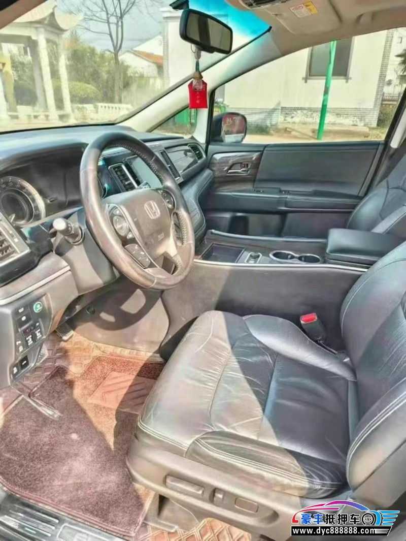 16年本田艾力绅轿车抵押车出售