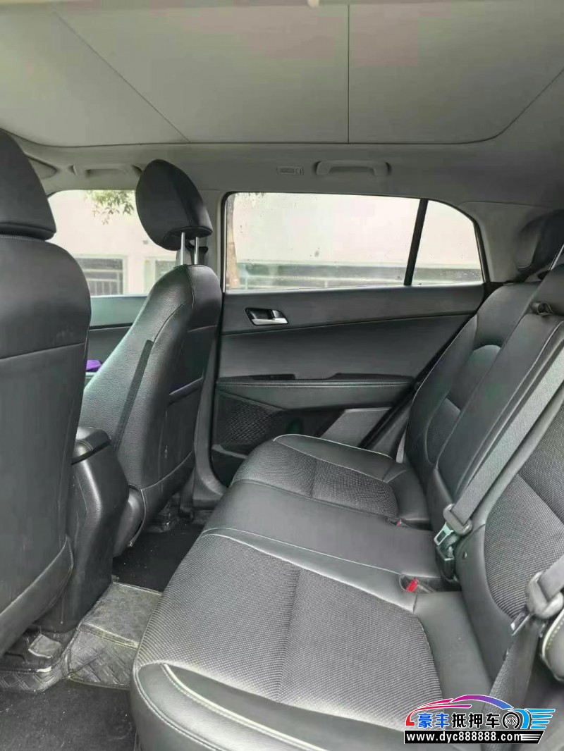 17年现代ix25轿车抵押车出售