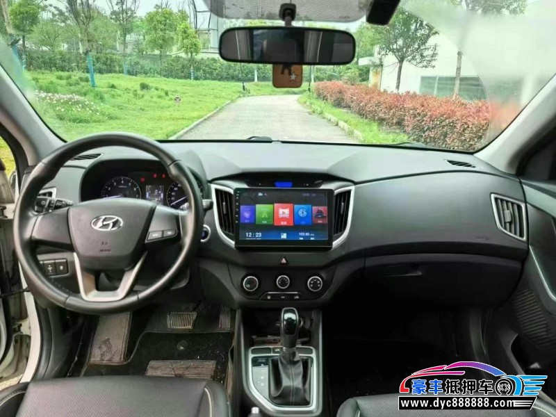 17年现代ix25轿车抵押车出售