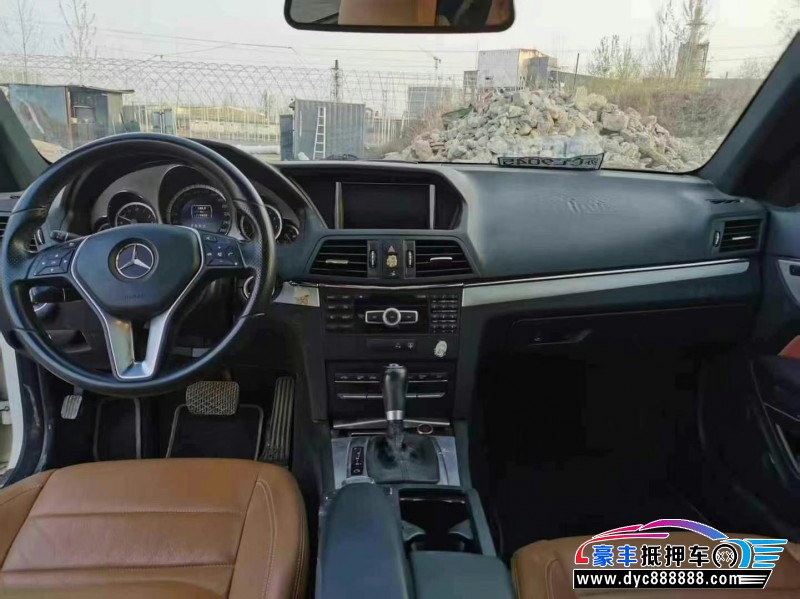 12年奔驰E轿车抵押车出售