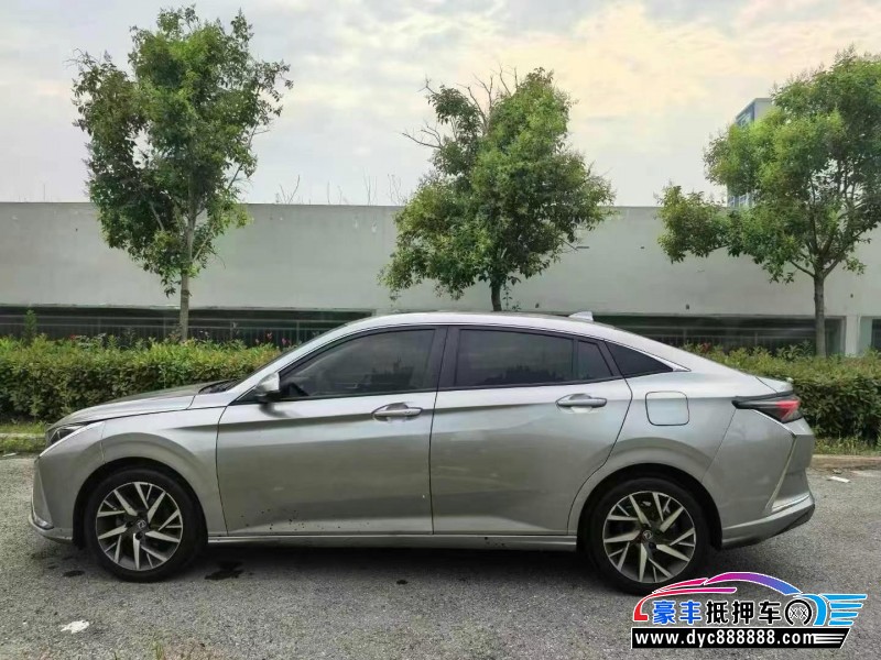 20年东风风神奕炫轿车抵押车出售