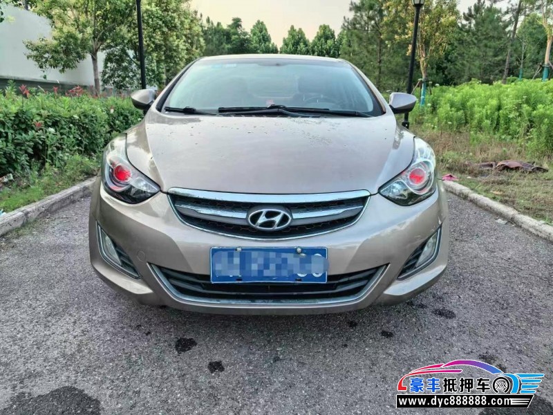 15年现代朗动轿车抵押车出售