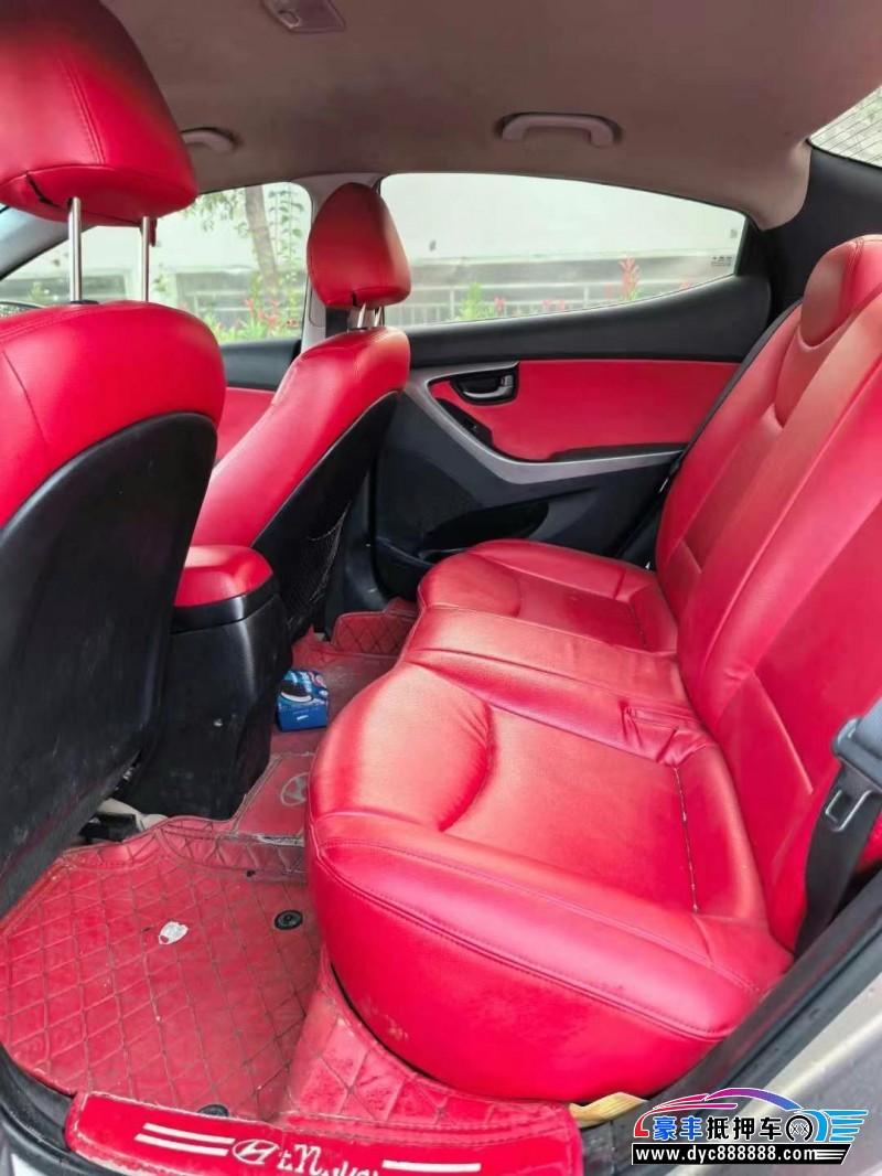 15年现代朗动轿车抵押车出售