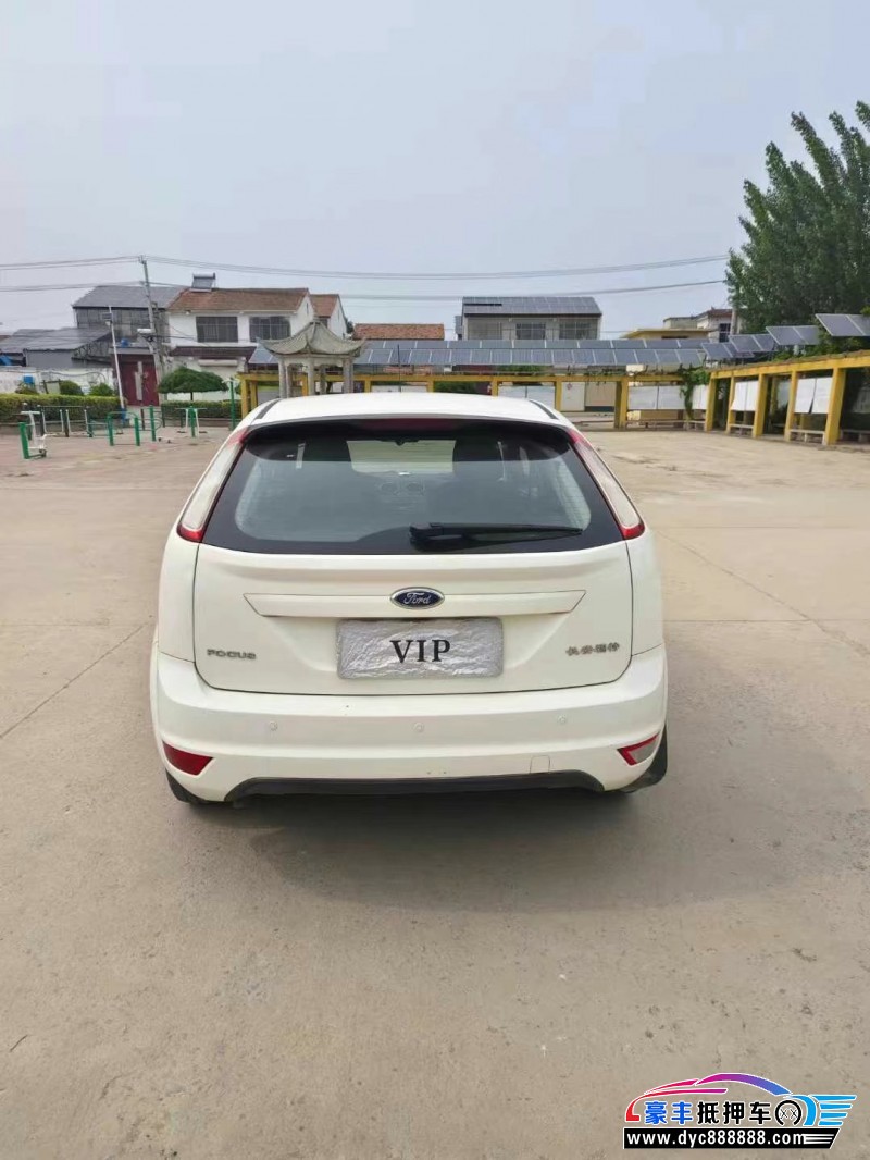 14年福特福克斯轿车抵押车出售