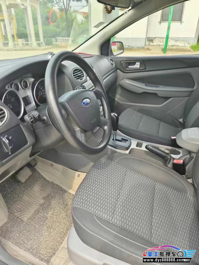 14年福特福克斯轿车抵押车出售