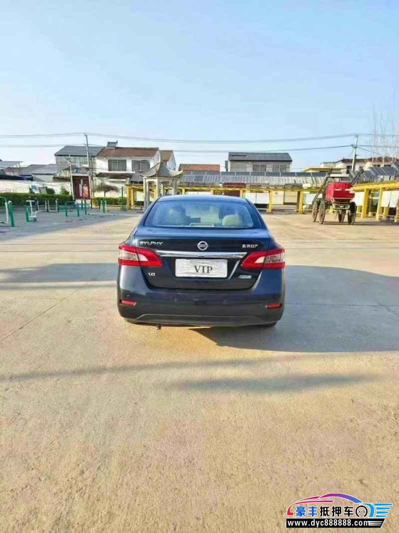 13年日产轩逸轿车抵押车出售