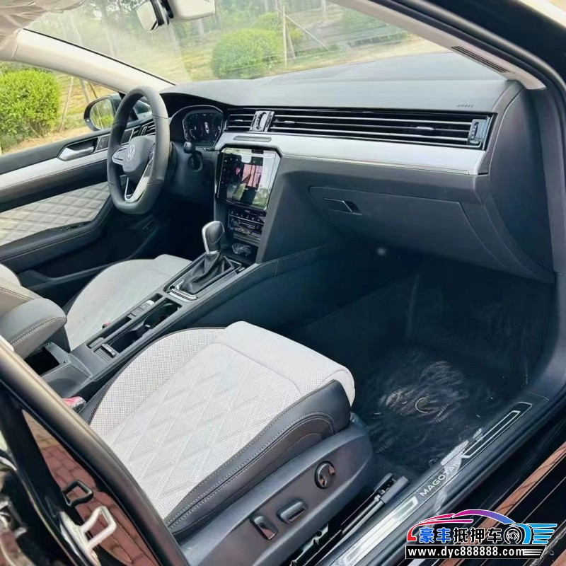 25年大众迈腾轿车抵押车出售