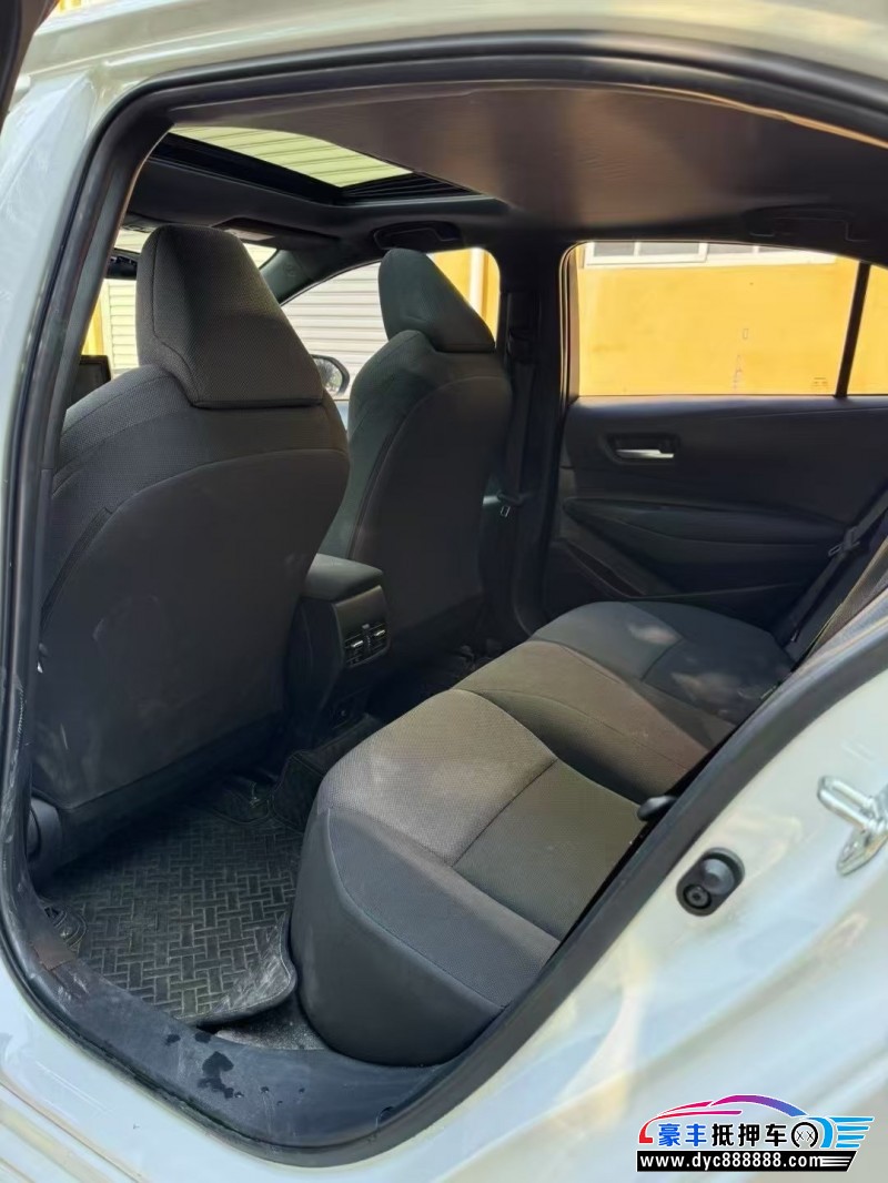 22年丰田雷凌轿车抵押车出售