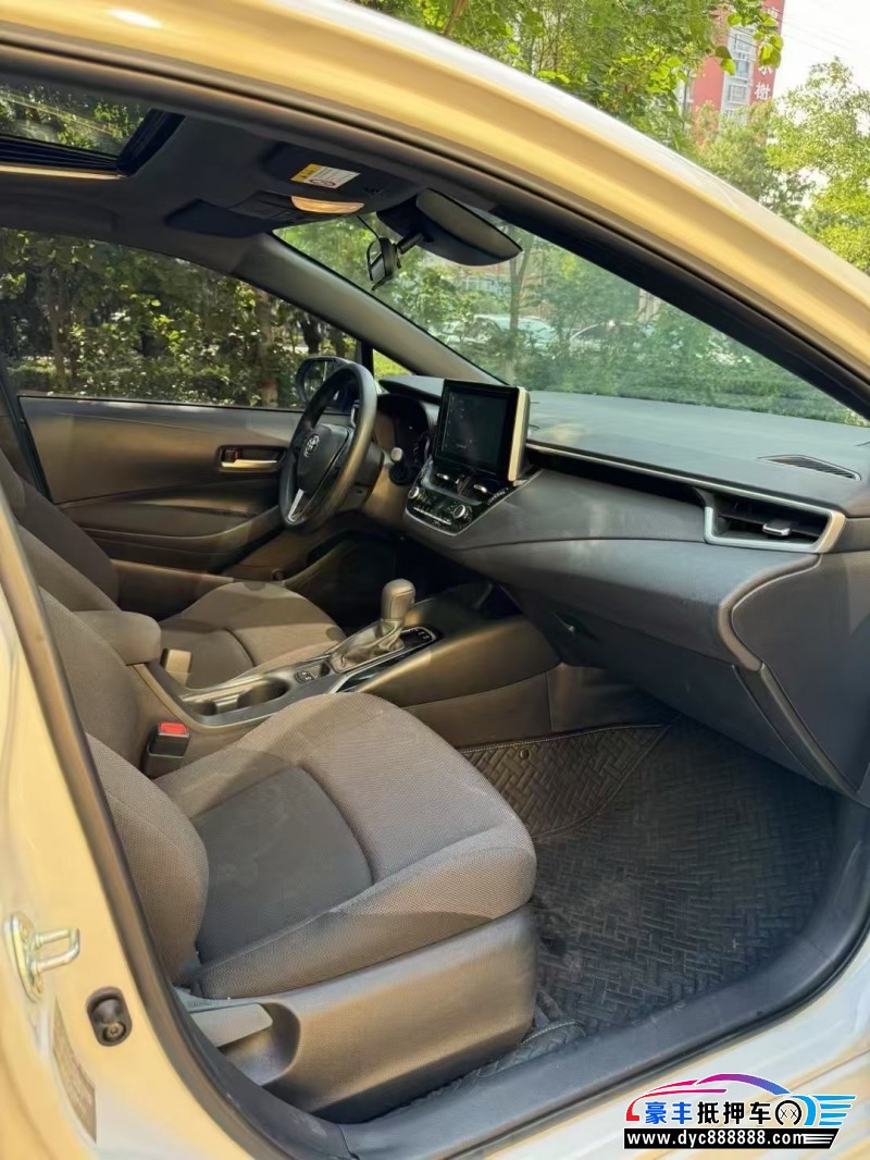 22年丰田雷凌轿车抵押车出售