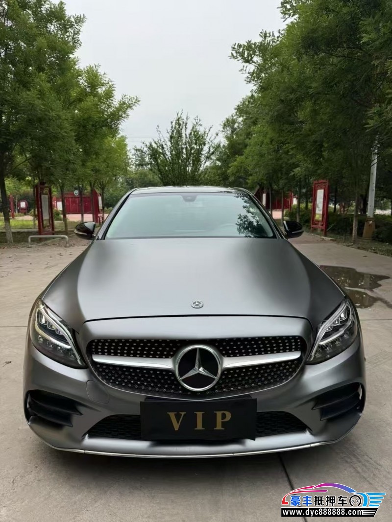 19年奔驰C轿车抵押车出售