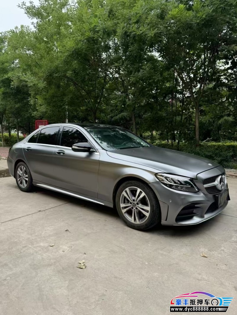 19年奔驰C轿车抵押车出售