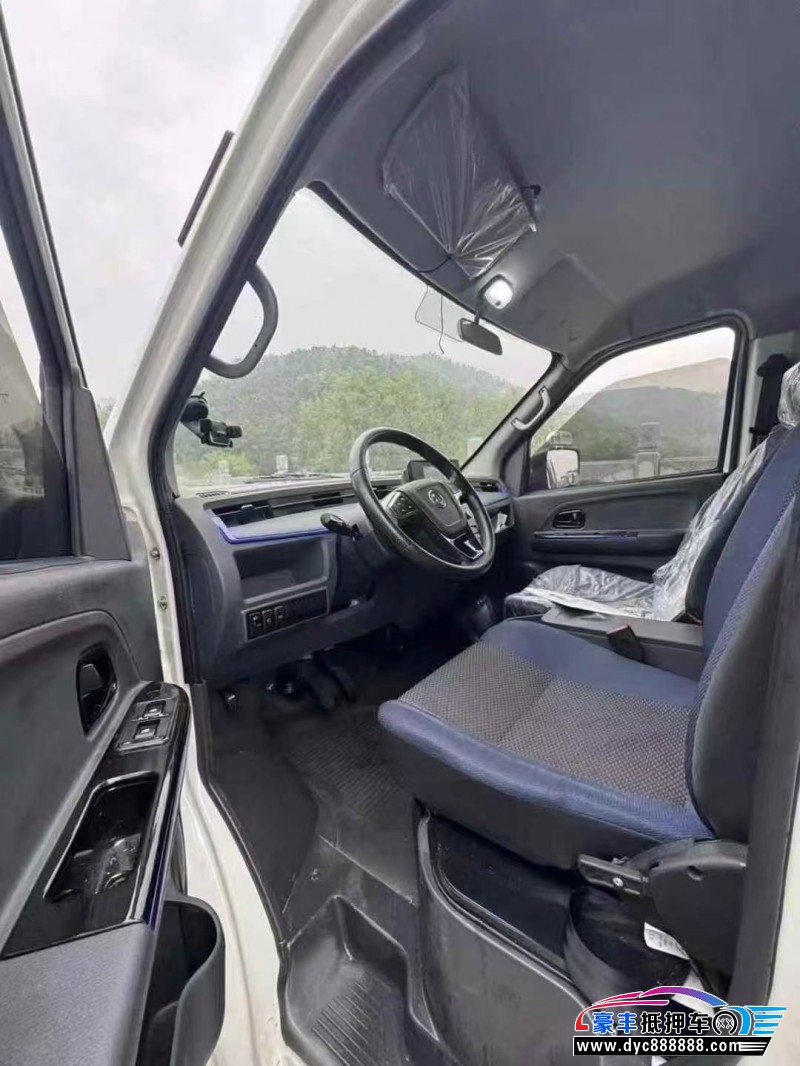 24年东风御风轿车抵押车出售