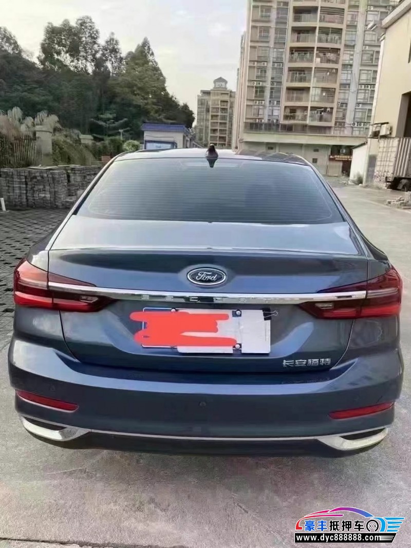 21年福特福睿斯轿车抵押车出售