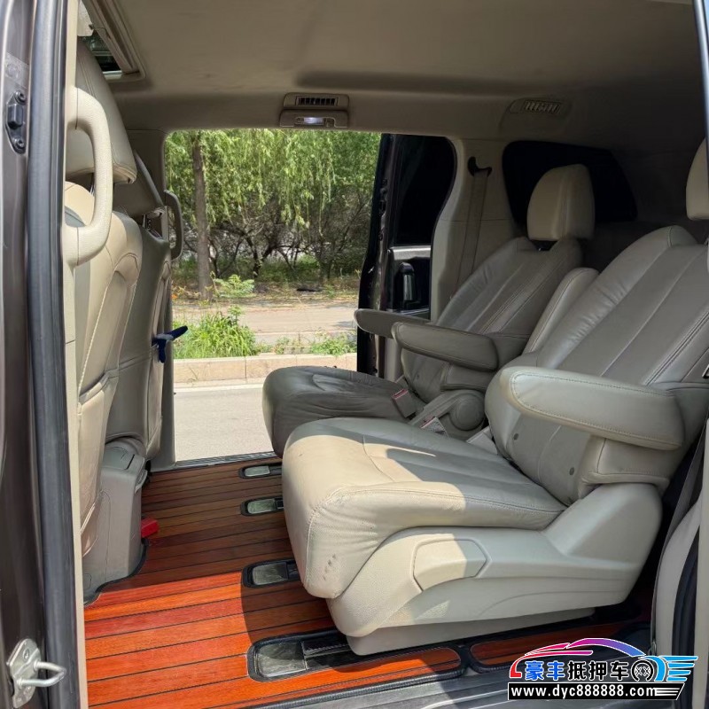 17年别克GL8轿车抵押车出售