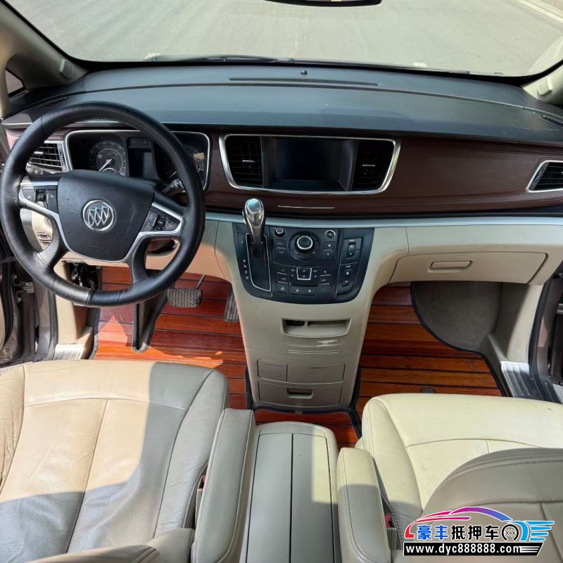 17年别克GL8轿车抵押车出售