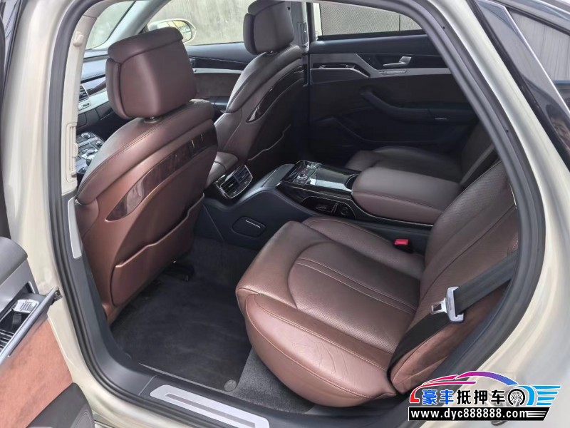 14年奥迪A8L轿车抵押车出售