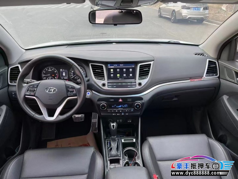 16年现代途胜轿车抵押车出售