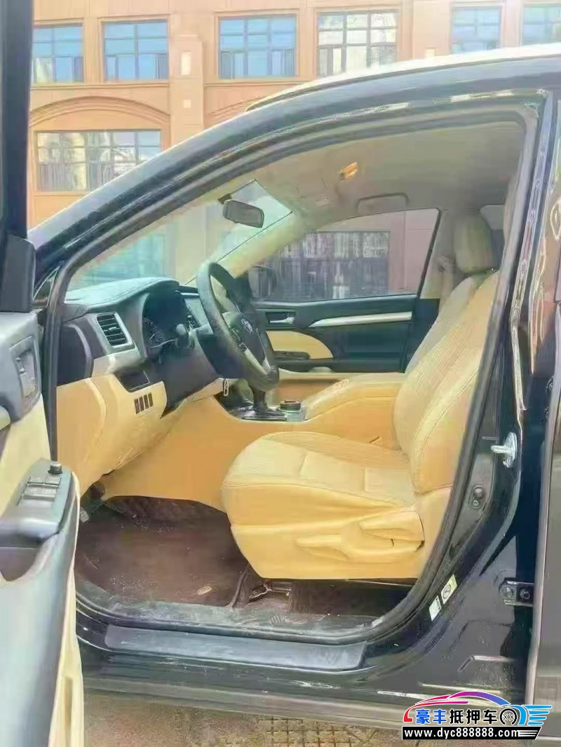 19年丰田汉兰达轿车抵押车出售