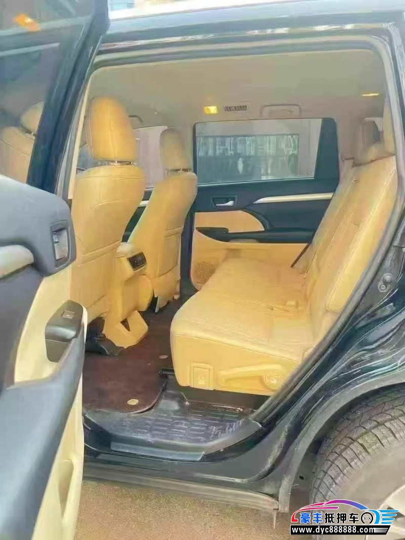 19年丰田汉兰达轿车抵押车出售