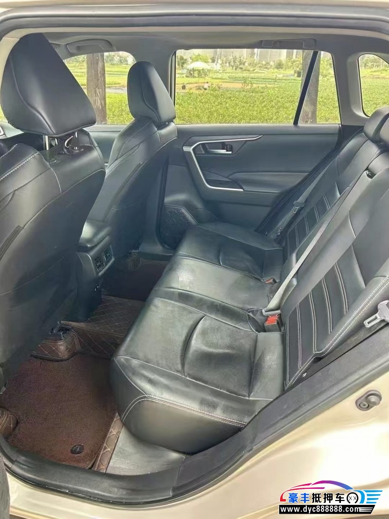 20年丰田威兰达轿车抵押车出售