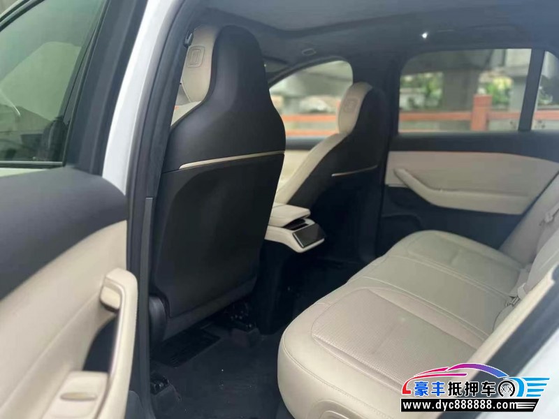 25年蔚来ES6轿车抵押车出售