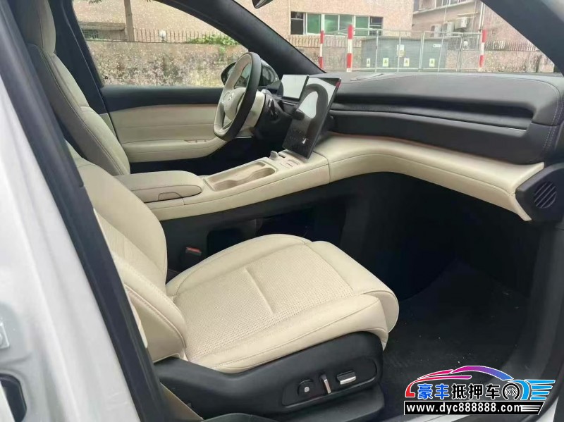 25年蔚来ES6轿车抵押车出售