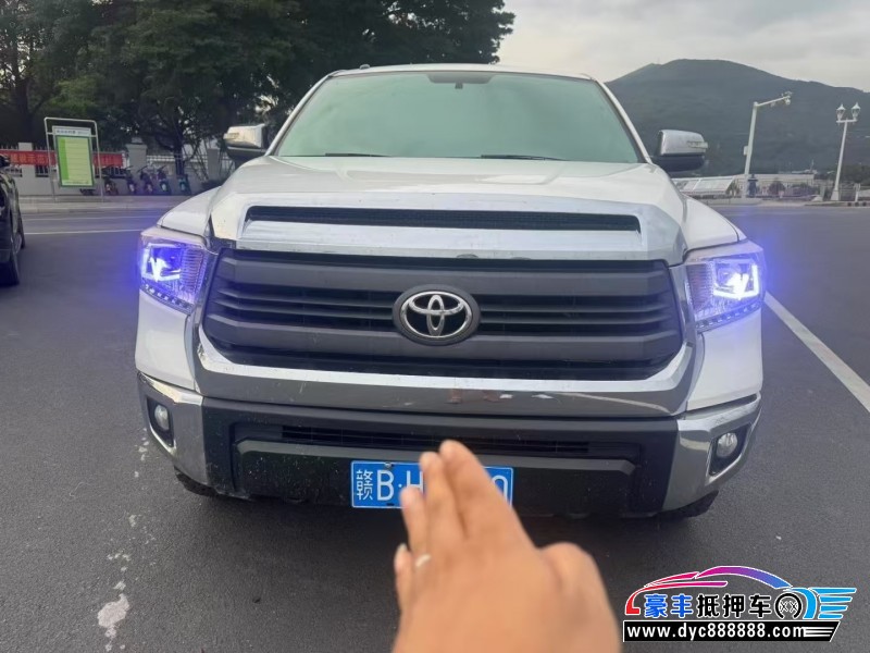 17年丰田坦途轿车抵押车出售