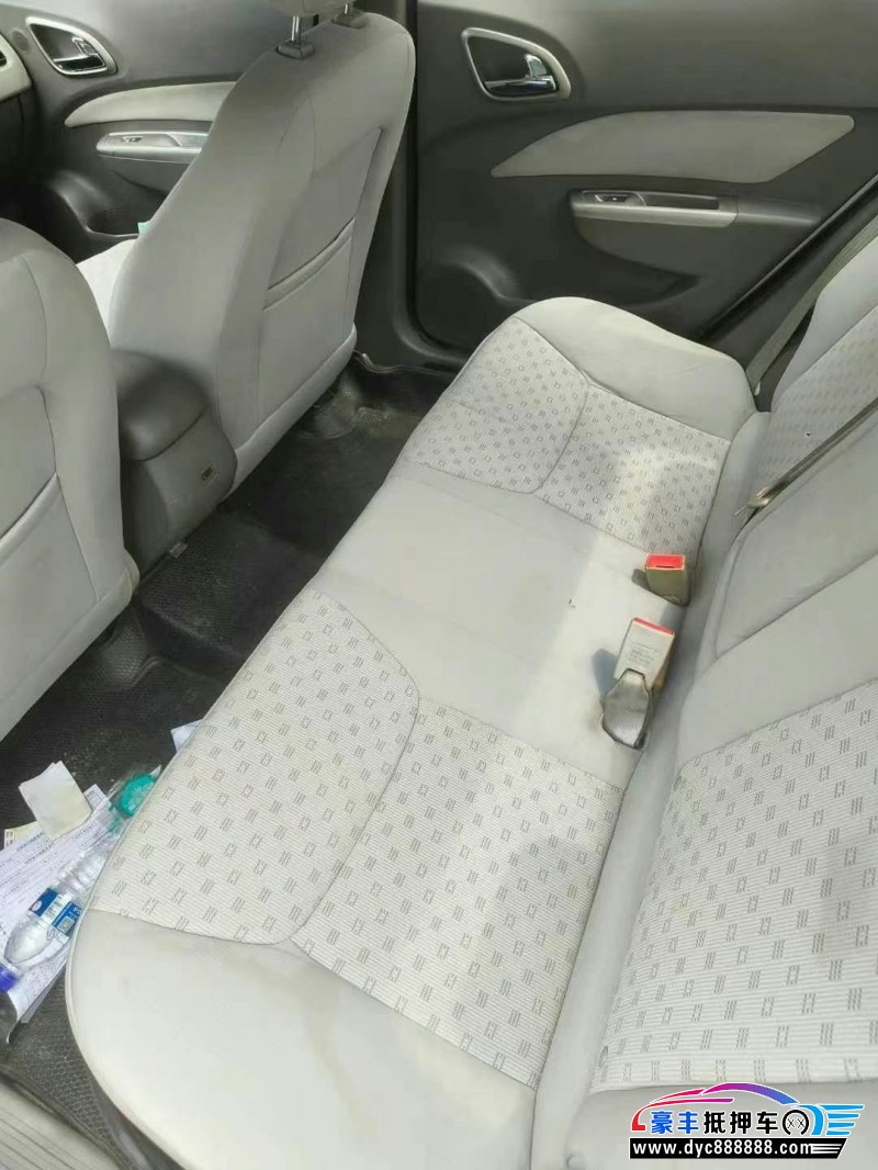 12年宝骏630轿车抵押车出售