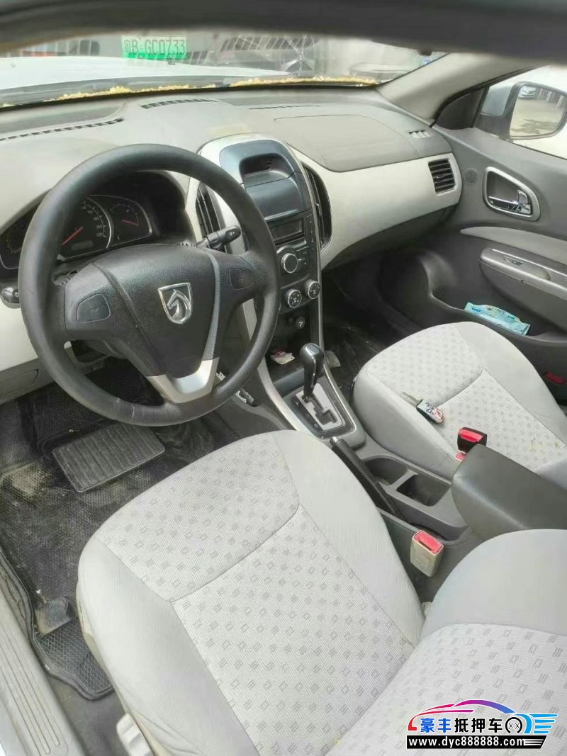 12年宝骏630轿车抵押车出售