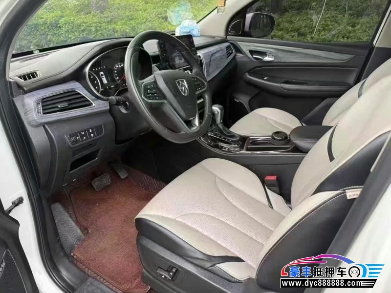 18年宝骏730轿车抵押车出售