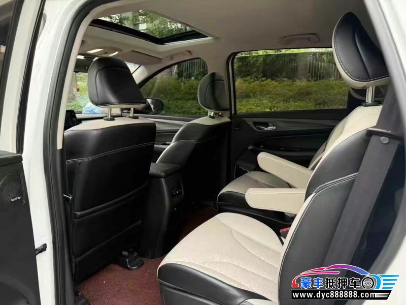 18年宝骏730轿车抵押车出售