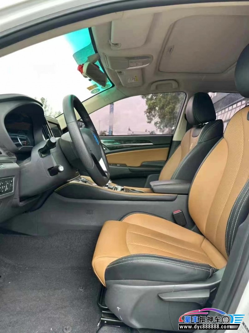 18年比亚迪秦轿车抵押车出售