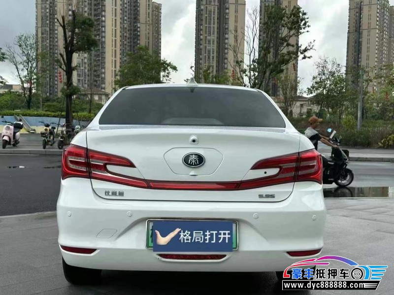 18年比亚迪秦轿车抵押车出售