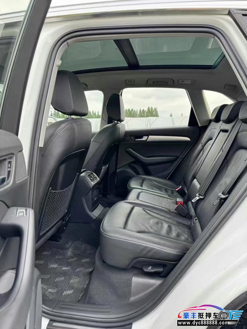 13年奥迪Q5轿车抵押车出售