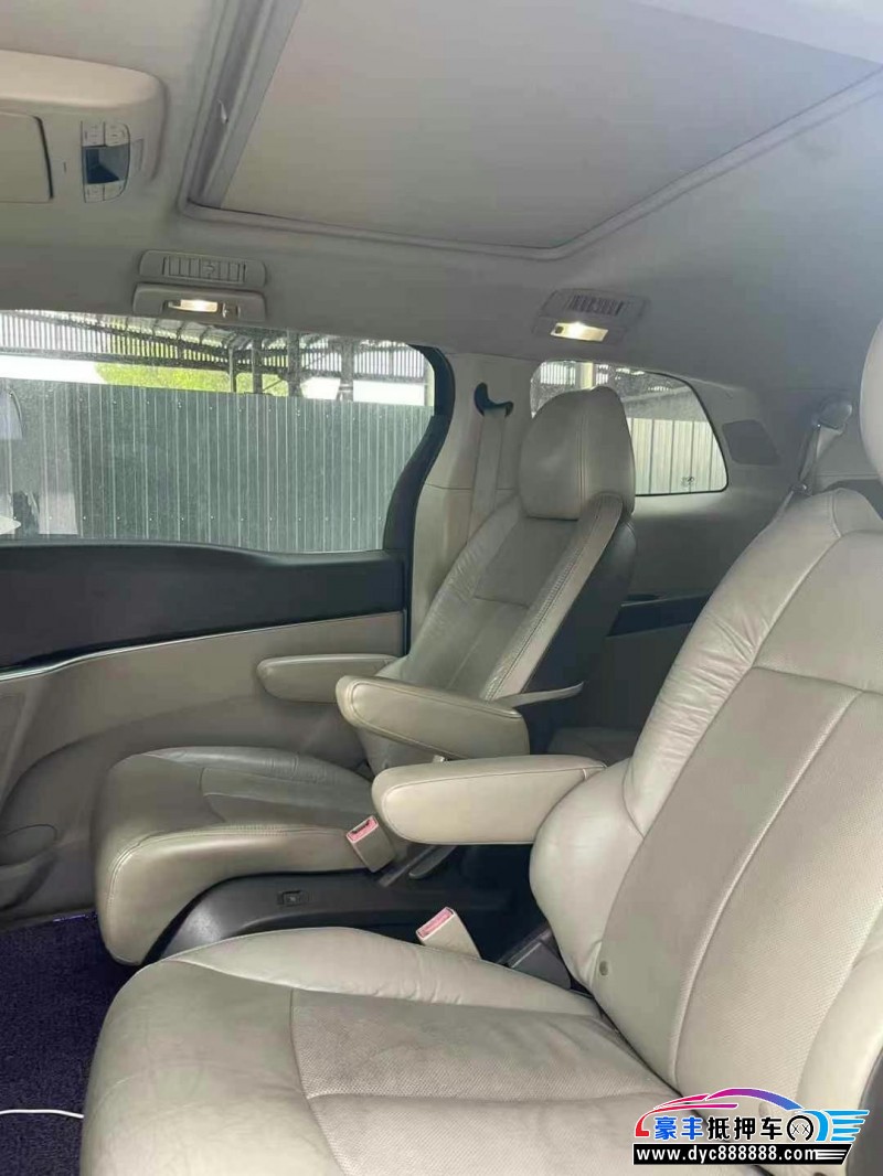 14年别克GL8轿车抵押车出售