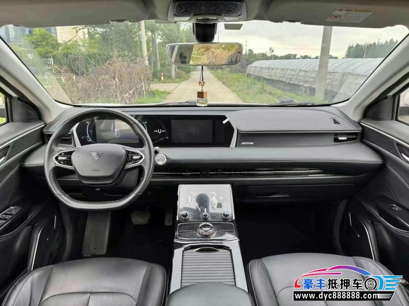 23年哪吒U轿车抵押车出售