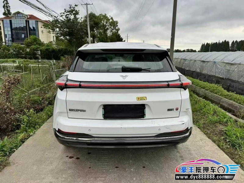 23年哪吒U轿车抵押车出售